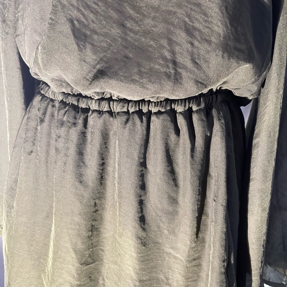 Show Me Your MuMu mini dress in army green. Size XS. Completely lined - Picture 8 of 9